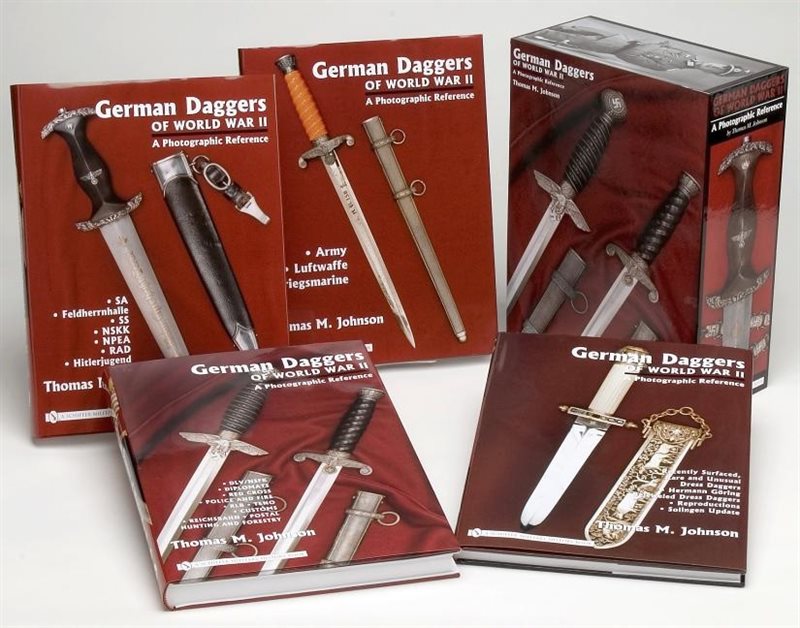 German Daggers Of  World War Ii - A Photographic Reference